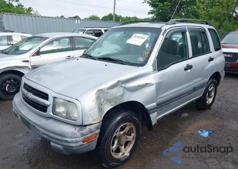 2000 Chevrolet Tracker Hard Top from USA, damaged, VIN 2CNBJ13C1Y6945846